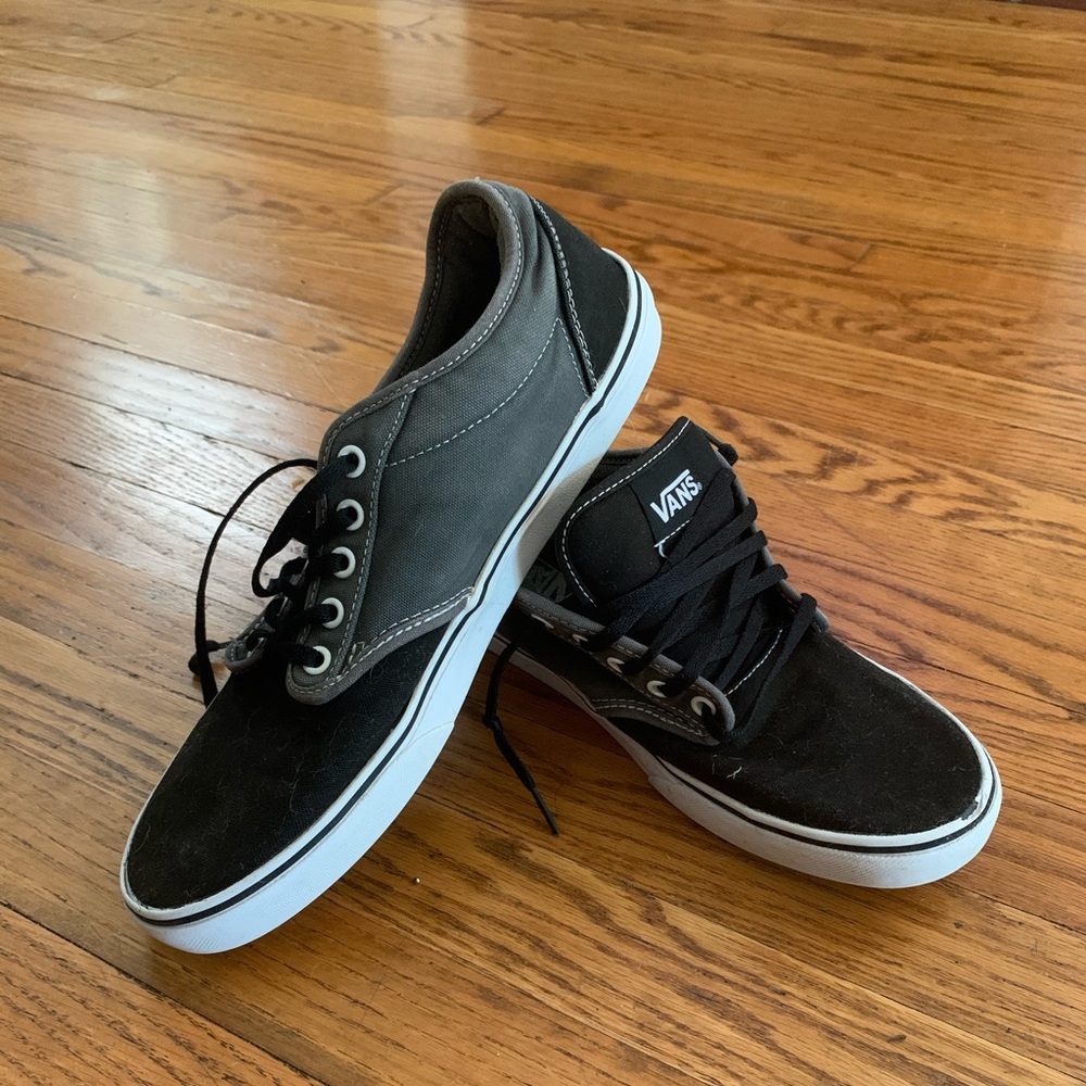 Vans black and grey men’s low tops. Sz 10